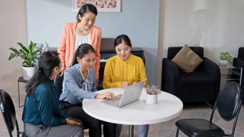 Mga Pahayag sa Mga Kilalang Website